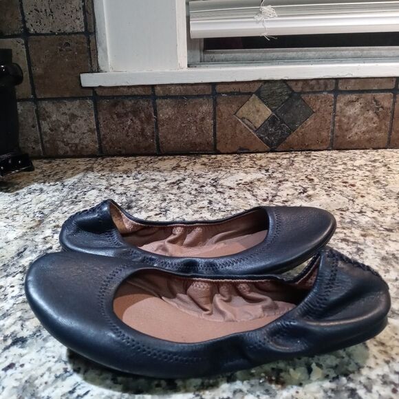 Lucky Brand 'Emmie' Flat - Picture 11 of 12